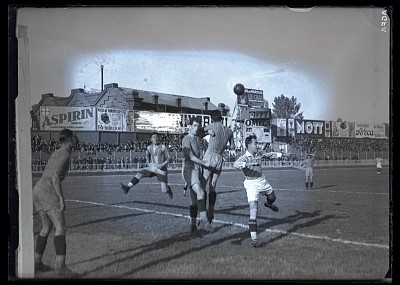 Meci de fotbal al F.C. Rapid pe stadionul A.N.E.F.