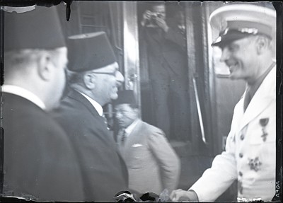 Ministrul Afacerilor Externe al Republicii Turcia, Tevfik Rüştü Bey, primit pe peronul Gării de Nord