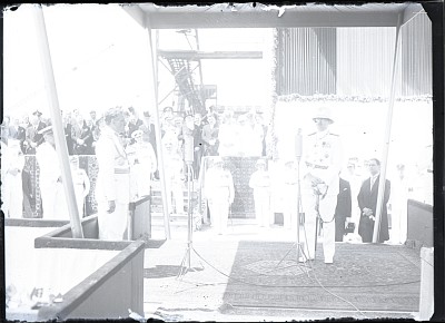 M. S. Regele Carol al II-lea rostind un discurs cu prilejul ceremoniei de botez a navei „Amiral Murgescu”