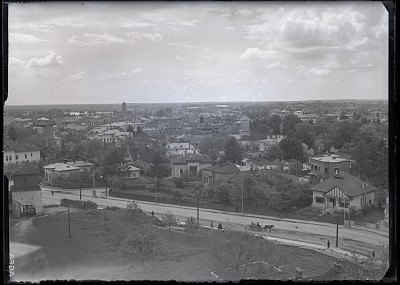 Panoramă asupra orașului Târgoviște, văzută din Turnul Chindiei