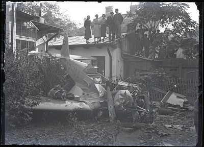 Accident aviatic surprins într-o curte dintr-un cartier bucureștean