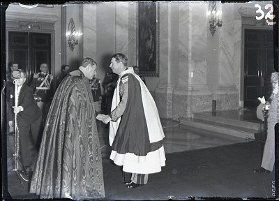 Ceremonie la Palatul Regal în prezența Majestăților Sale, Regele Carol al II-lea și Mare Voievod Mihai