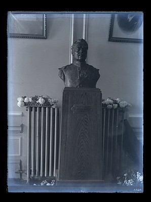 Statuia Medicului Colonel Dr. Grigore Petrescu