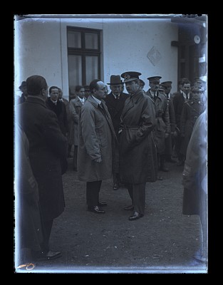Regele Carol al II-lea și Valentin Bibescu
