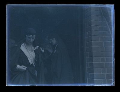 Regina Maria în haine de doliu