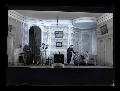 Scenă din timpul unei reprezentații teatrale