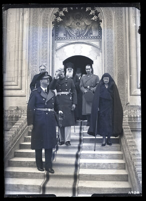 Membrii ai Familiei Regale prezenți la o ceremonie religioasă în memoria Reginei Maria, la Curtea de Argeș